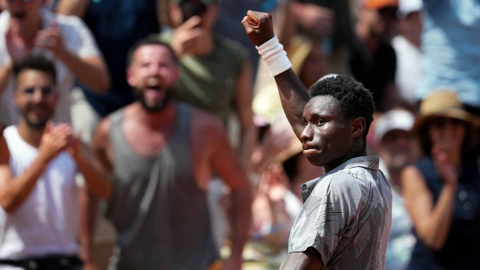 Moise Kouame escapes Adolfo Daniel Vallejo in five sets Thursday at Roland Garros.